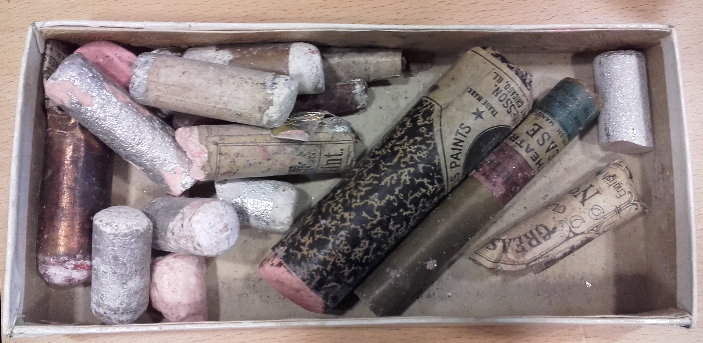 Figure 5: Harry Lauder’s set make-up. Held at the Scottish Theatre Archive.